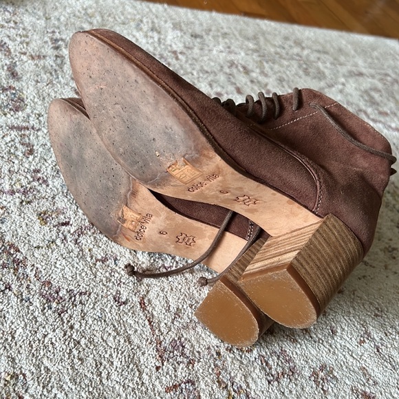 Dolce Vita “Hal” suede bootie - Picture 3 of 4